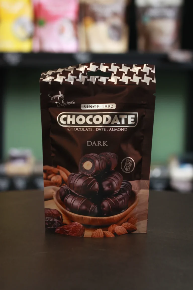 Шоколадов бонбон Chocodate с тъмен белгийски шоколад сочна фурма и цял бадем от фермерски магазин Дружба